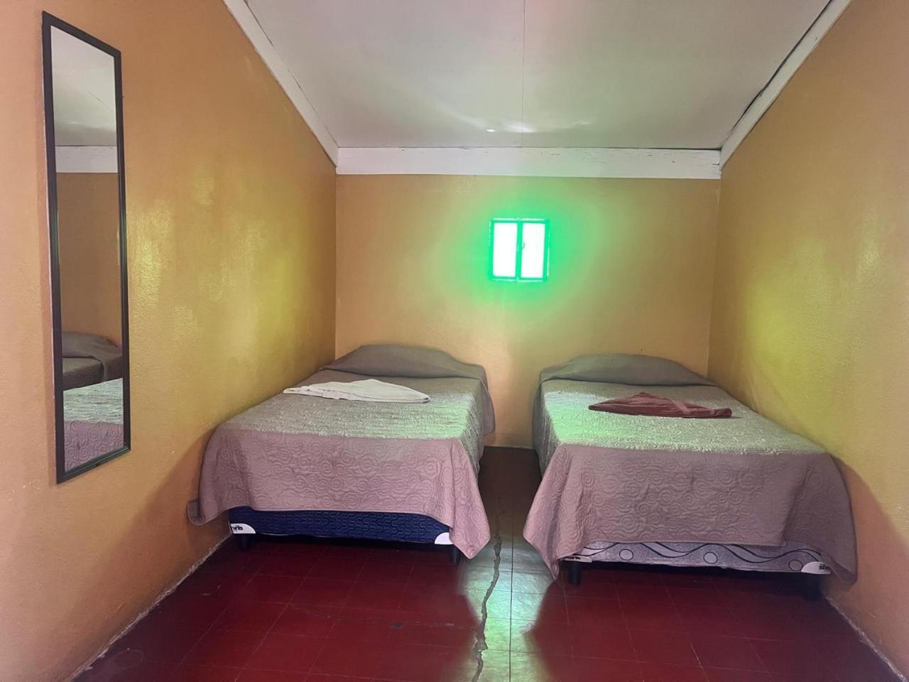 Hotel Alma Maya Antigua Buitenkant foto