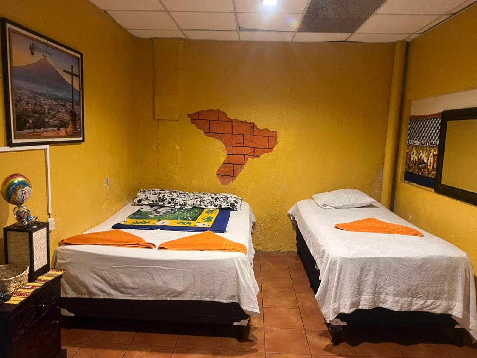 Hotel Alma Maya Antigua Buitenkant foto