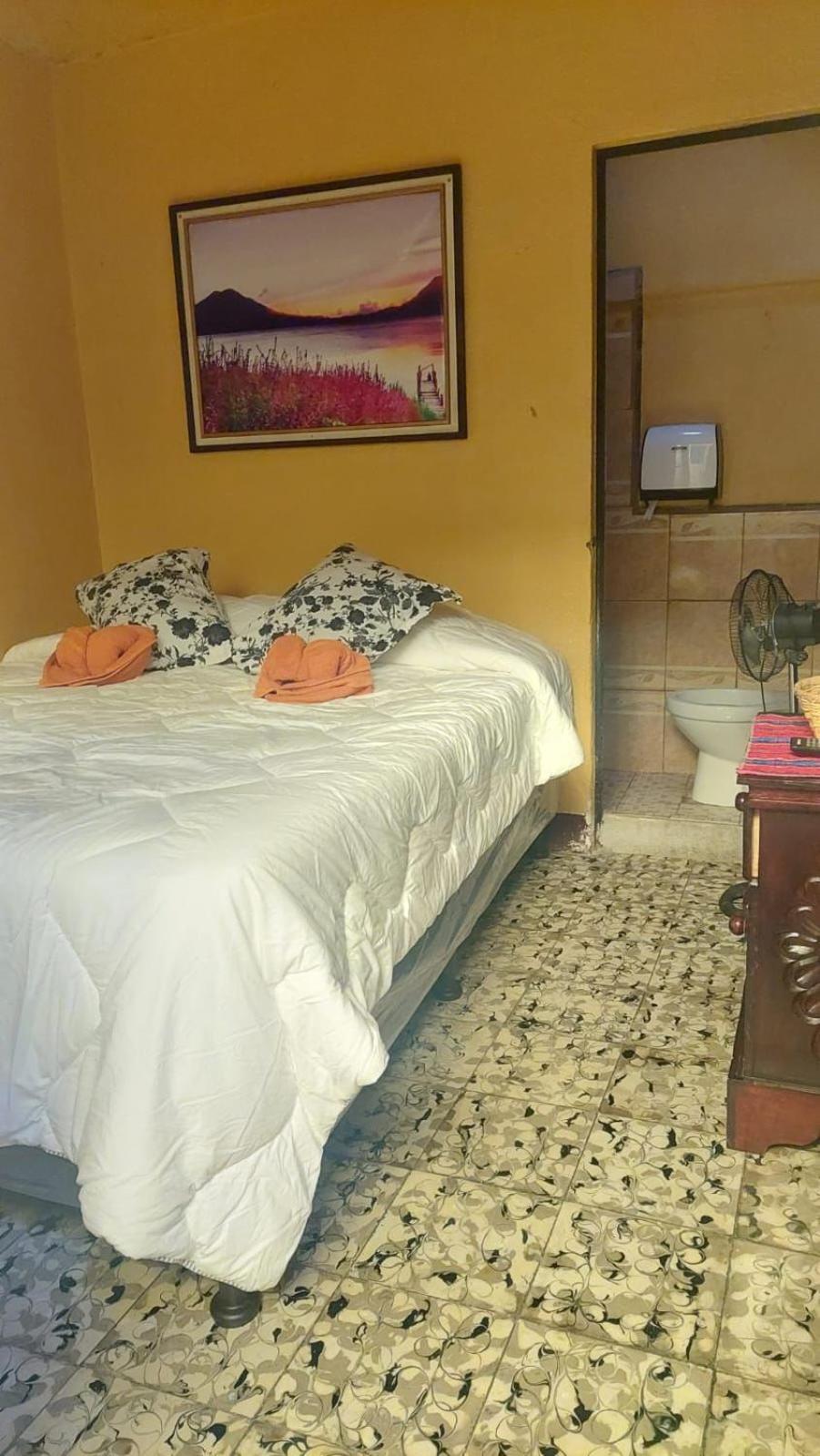 Hotel Alma Maya Antigua Buitenkant foto