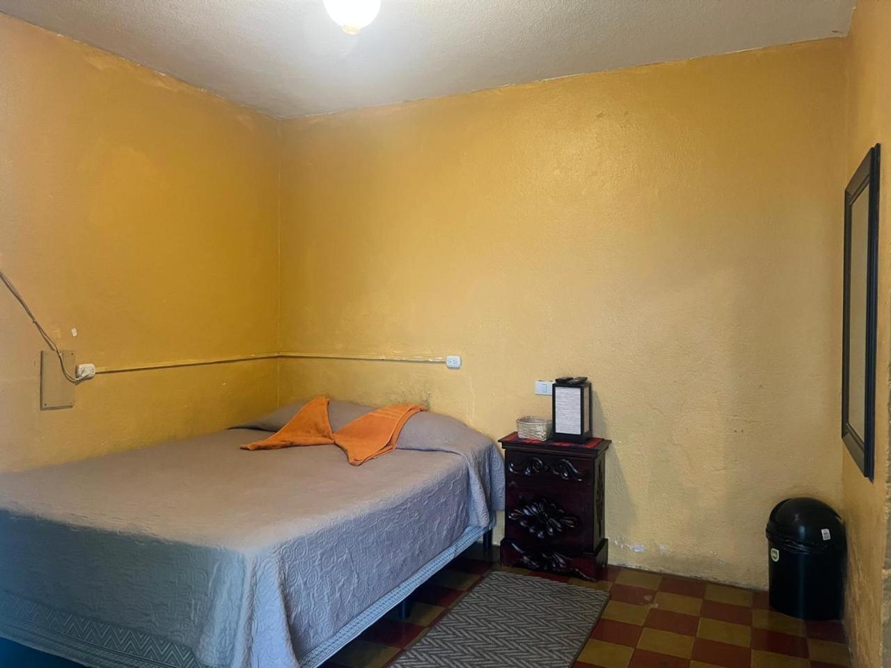 Hotel Alma Maya Antigua Buitenkant foto