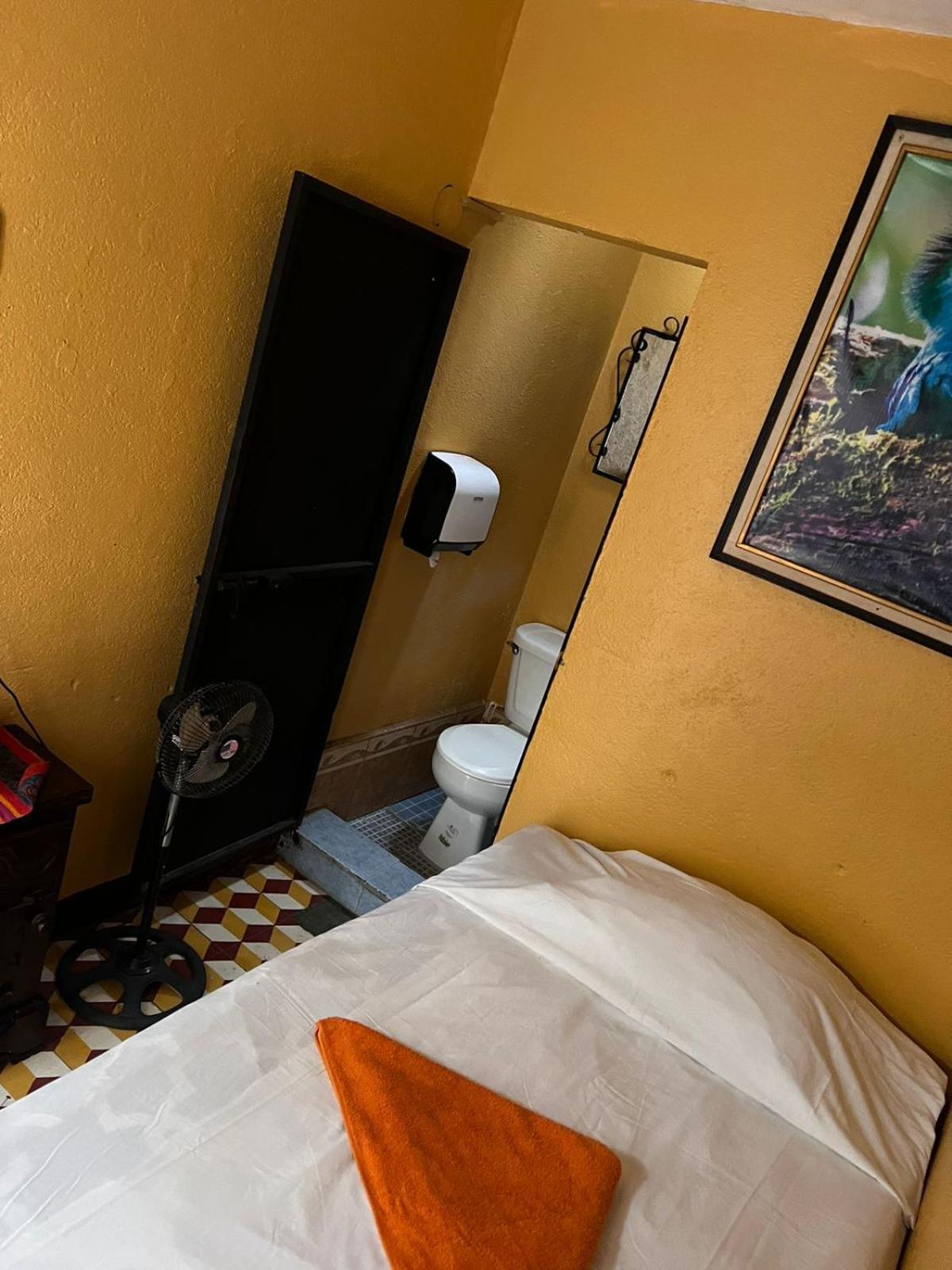 Hotel Alma Maya Antigua Buitenkant foto