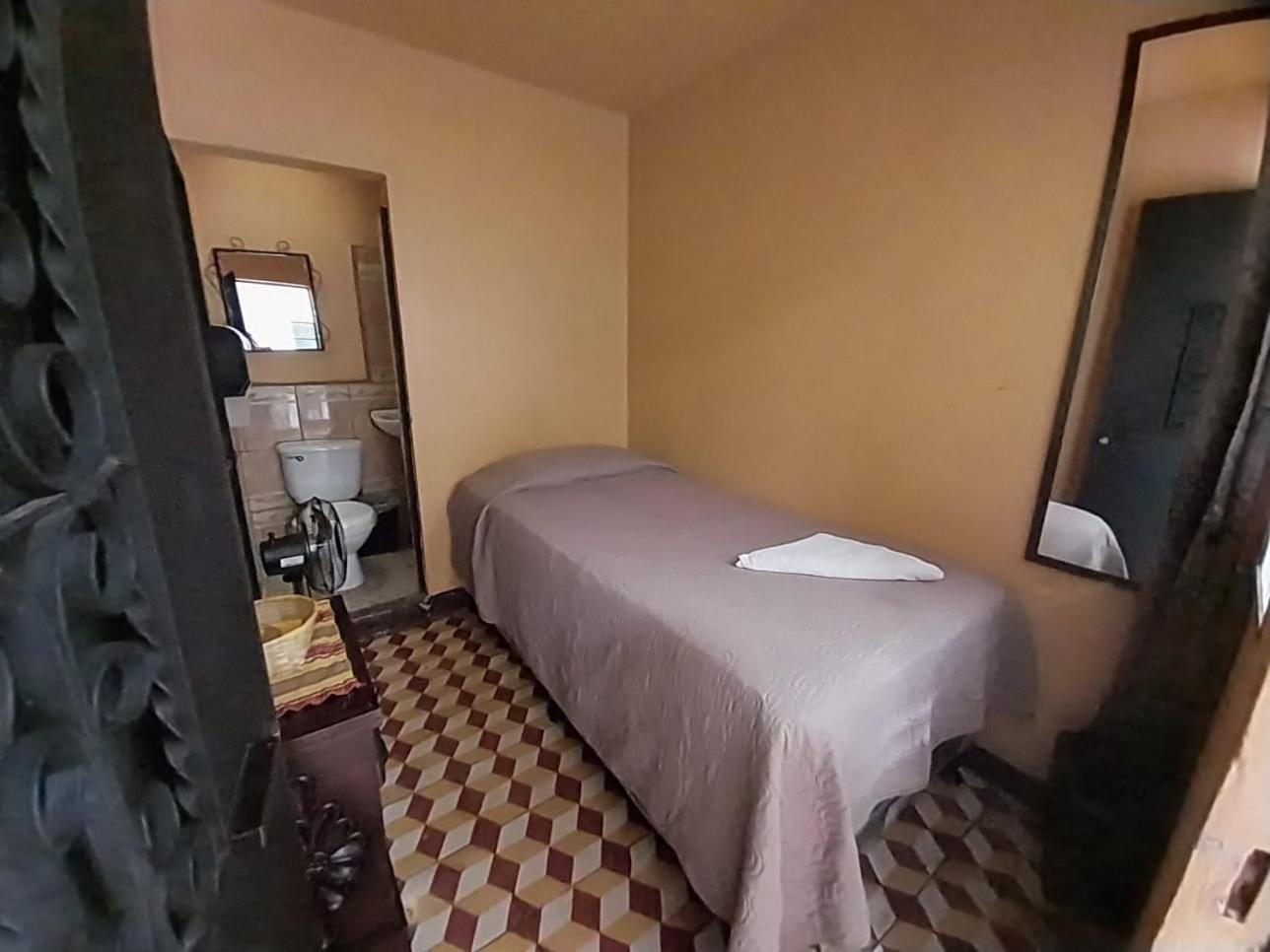 Hotel Alma Maya Antigua Buitenkant foto
