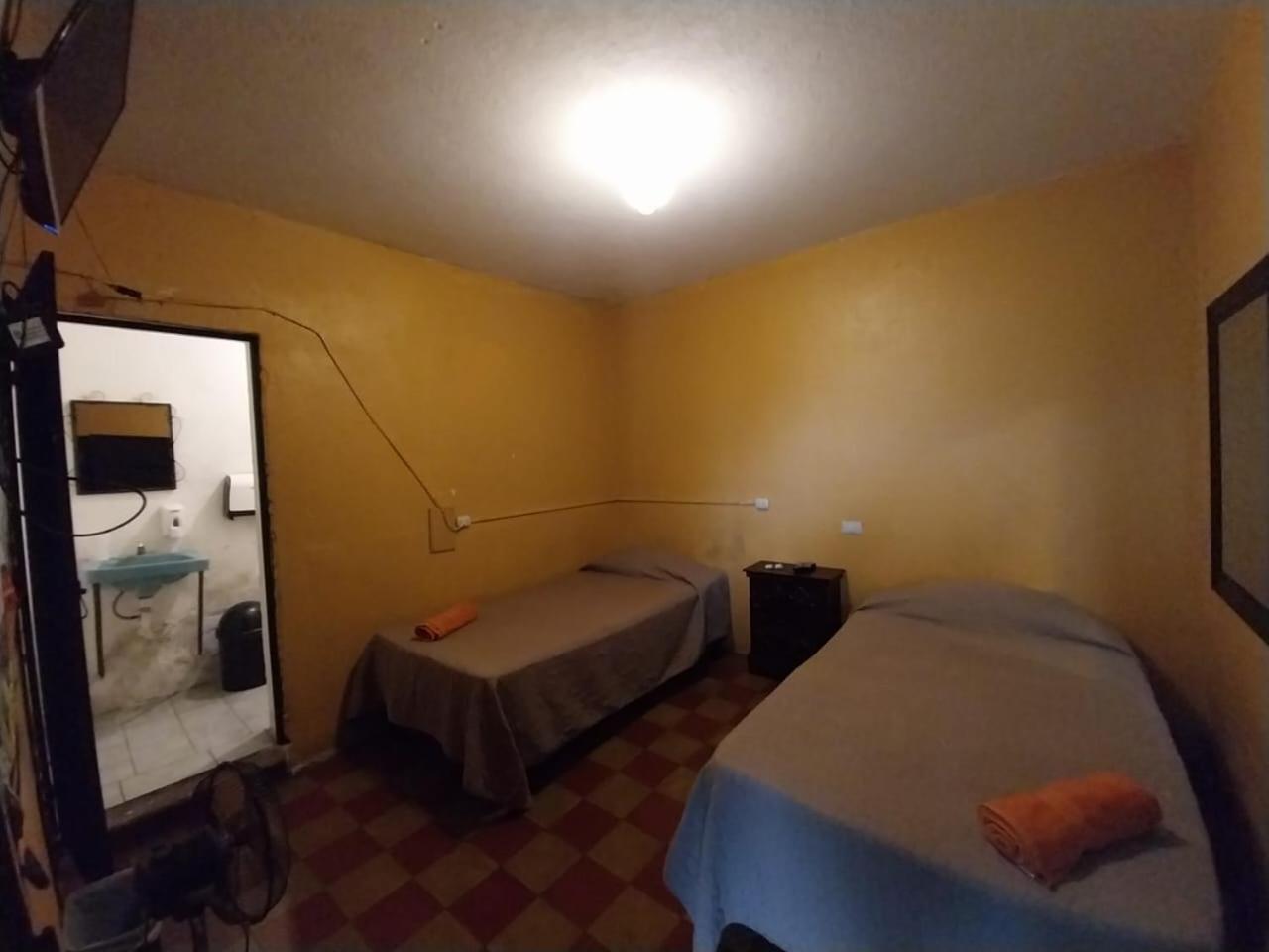Hotel Alma Maya Antigua Buitenkant foto