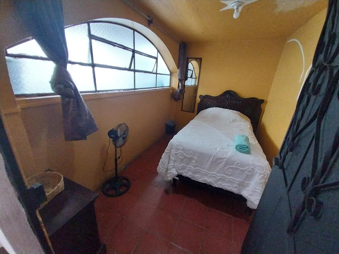 Hotel Alma Maya Antigua Buitenkant foto