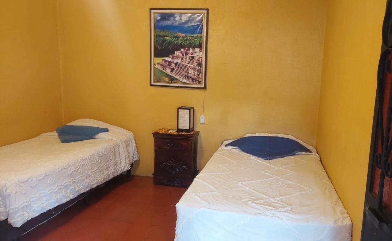 Hotel Alma Maya Antigua Buitenkant foto