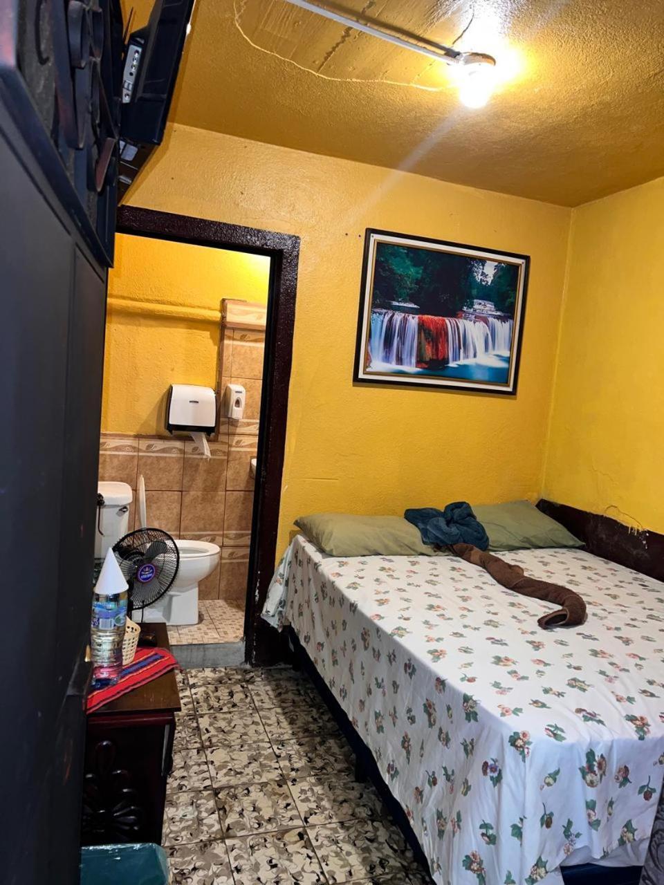 Hotel Alma Maya Antigua Buitenkant foto