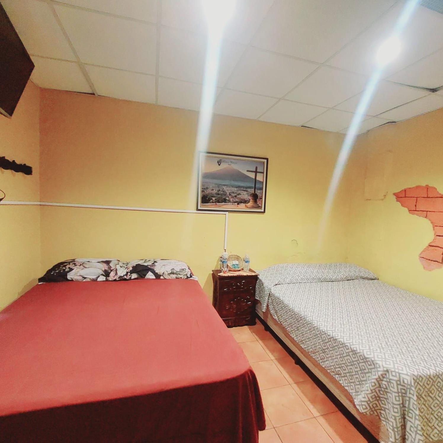 Hotel Alma Maya Antigua Buitenkant foto
