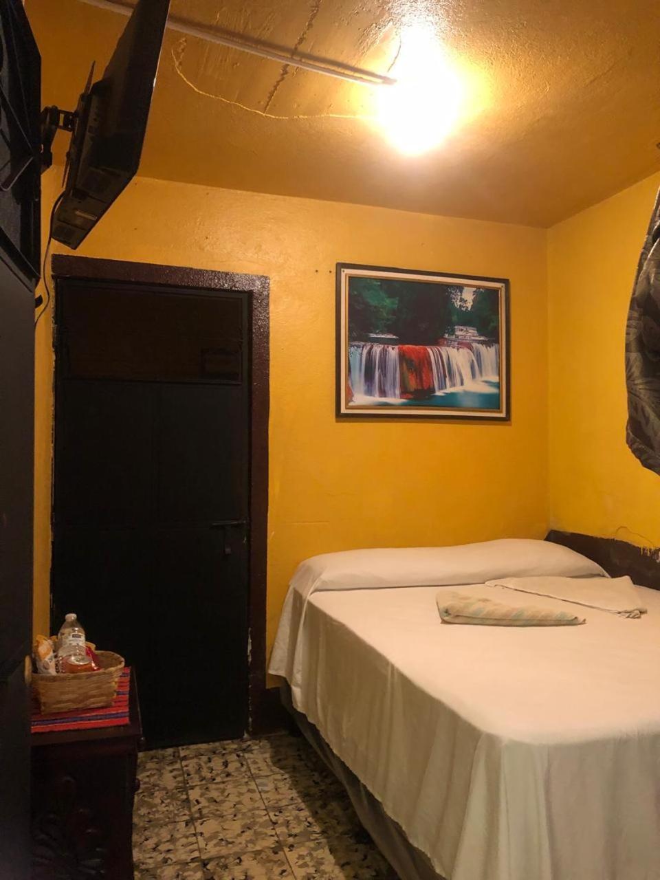 Hotel Alma Maya Antigua Buitenkant foto
