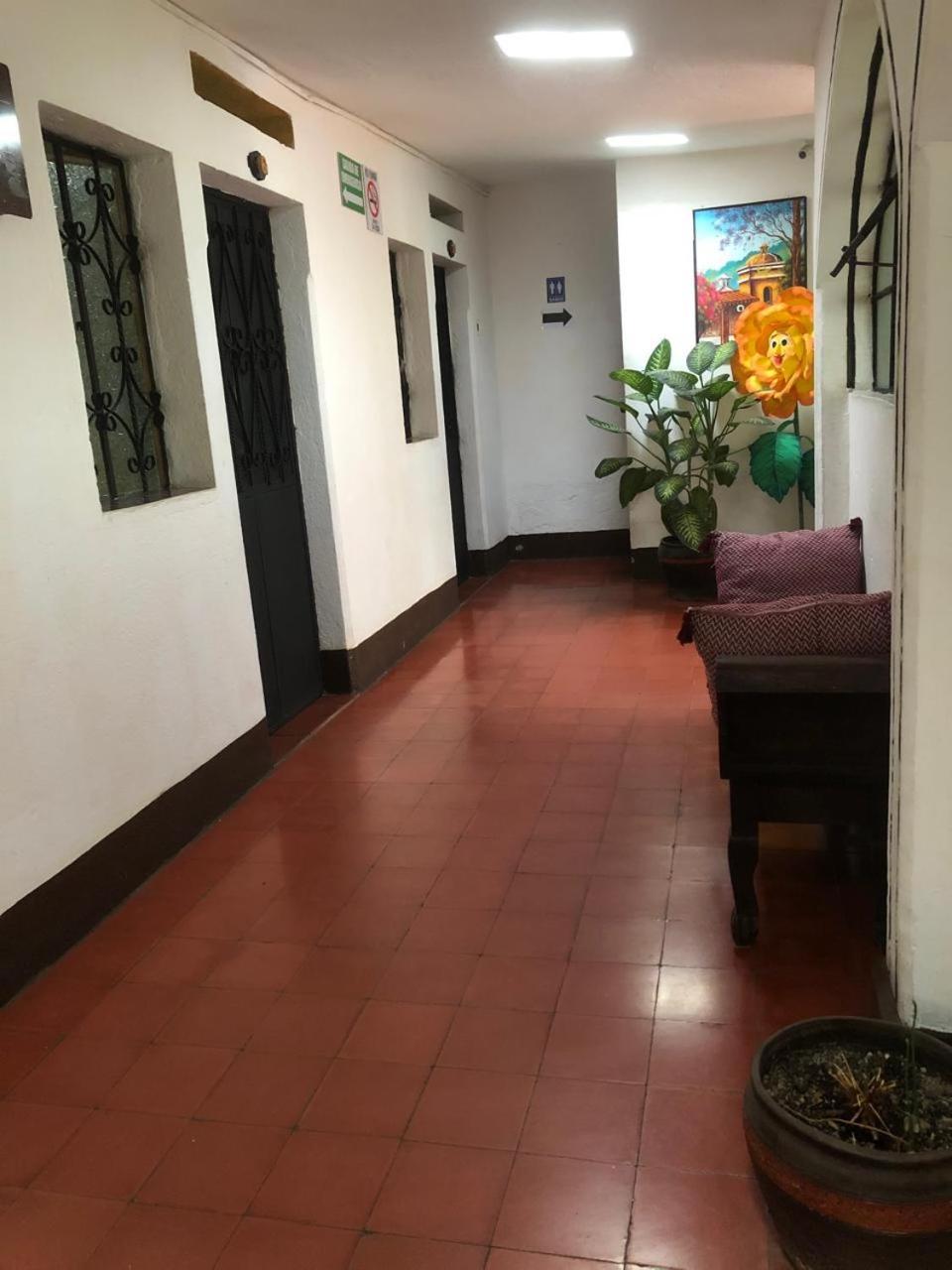Hotel Alma Maya Antigua Buitenkant foto