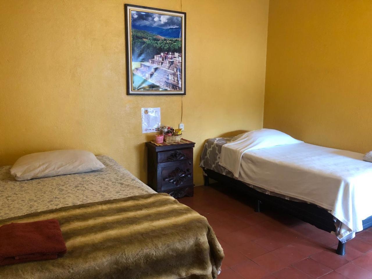 Hotel Alma Maya Antigua Buitenkant foto