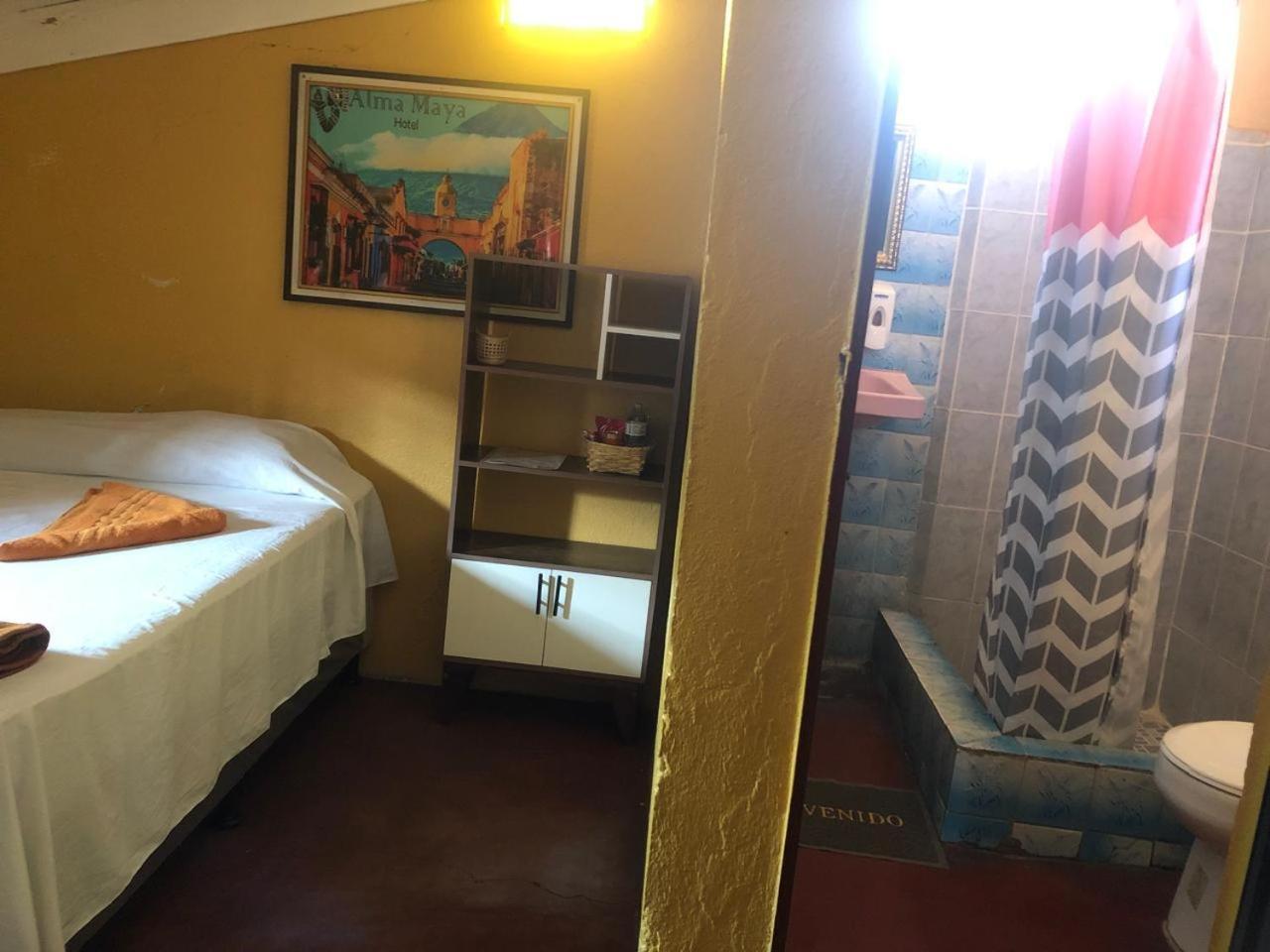 Hotel Alma Maya Antigua Buitenkant foto