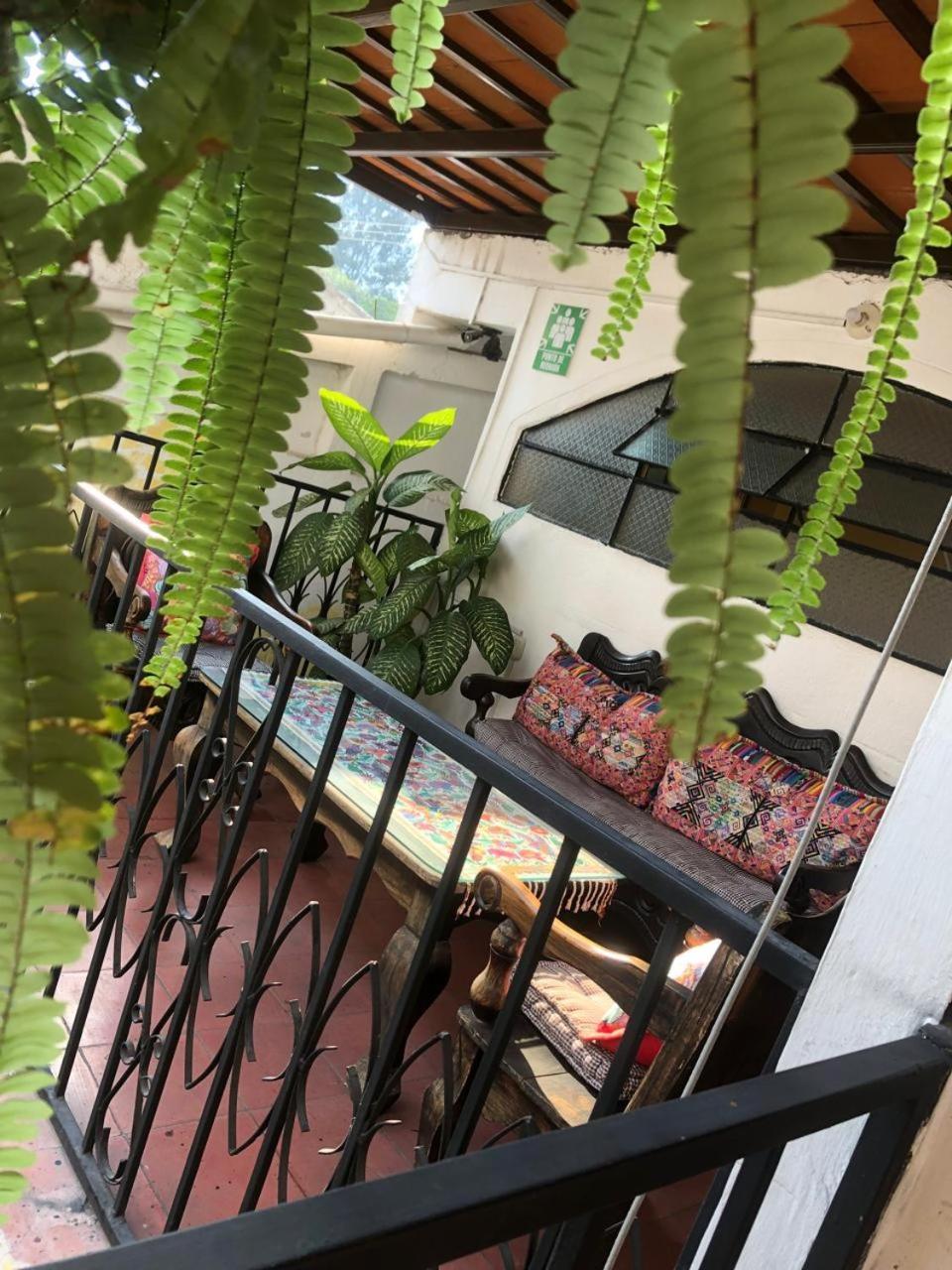 Hotel Alma Maya Antigua Buitenkant foto